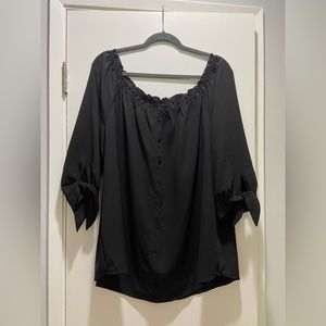 NWOT Black Off the Shoulder Button and Bow Detail Top 1X